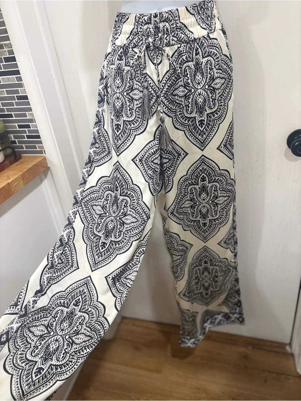 Women's 2pc matching shirt Black & Cream Printed Wide-Leg pant bohemian beach